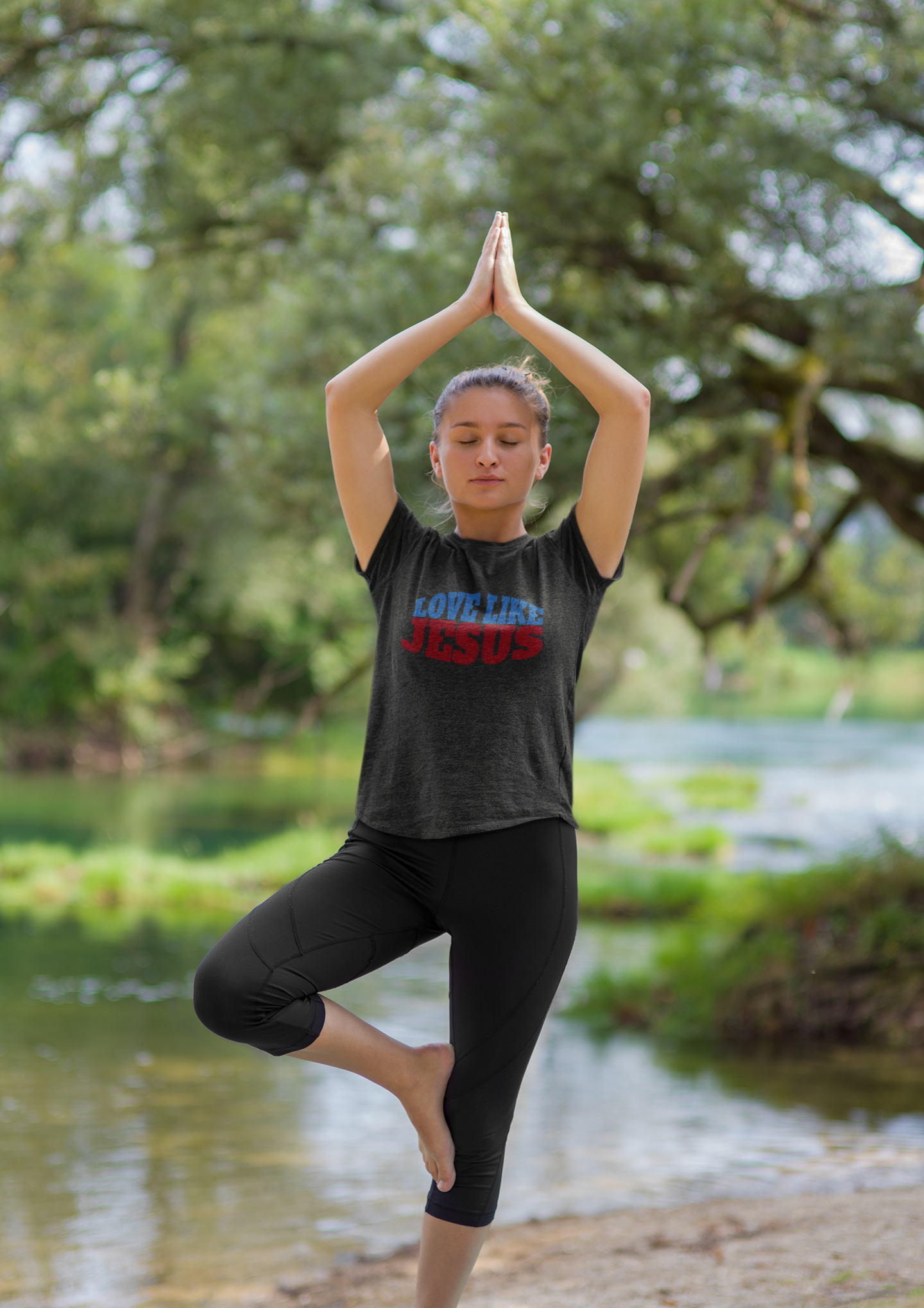 Faith-Inspired “Love Like Jesus” Curved Typography Tee – Gentle Bold Design
